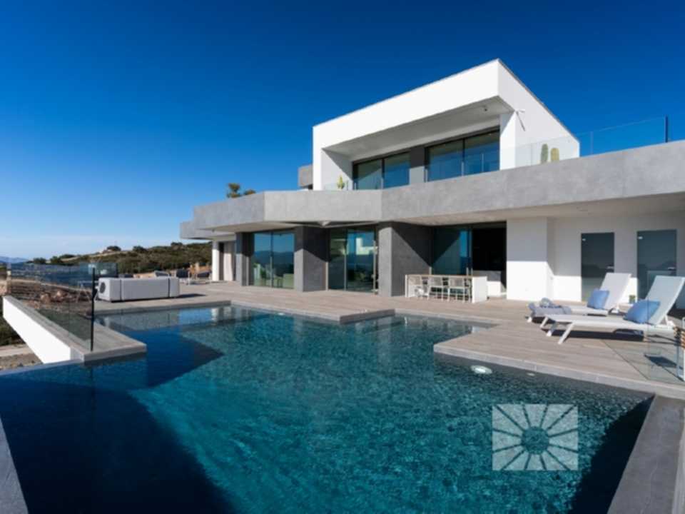 <h1>Villa Veleta chalet de lujo moderno en venta en Residencial Jazmines Cumbre del Sol</h1>